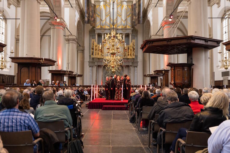 32Wishful-Singing_Gregorian_©-Juri-Hiensch