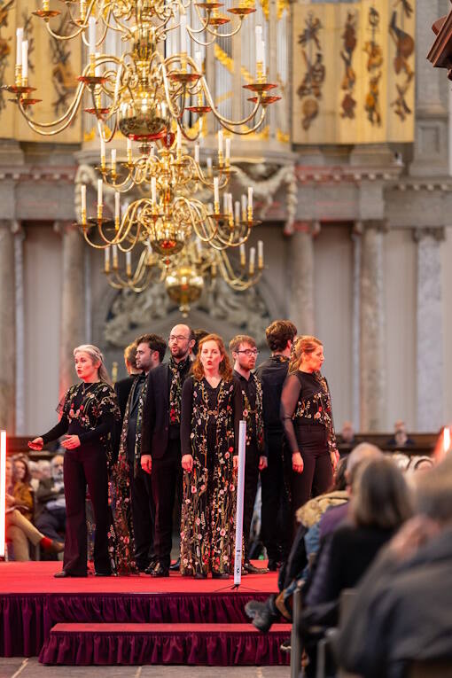 33Wishful-Singing_Gregorian_©-Juri-Hiensch