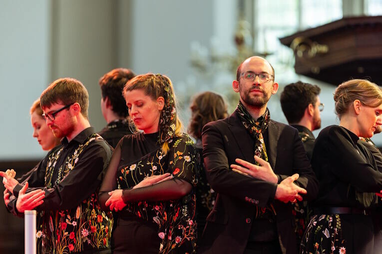 35Wishful-Singing_Gregorian_©-Juri-Hiensch