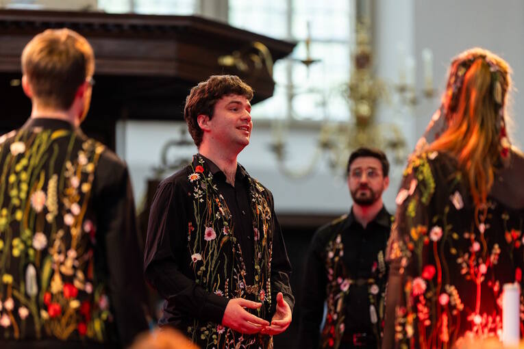 37Wishful-Singing_Gregorian_©-Juri-Hiensch