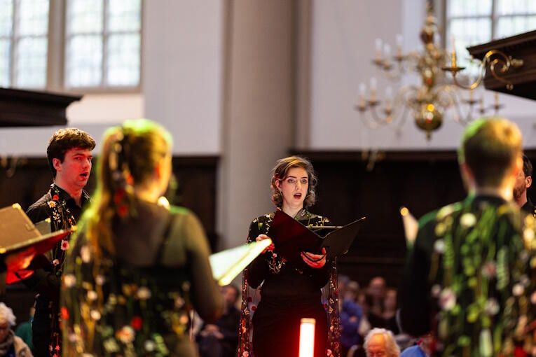 48Wishful-Singing_Gregorian_©-Juri-Hiensch