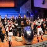 images/Voorstellingsfotos/Pulcinella/11Pulcinella_BettinaStöß.jpg