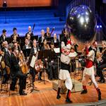 images/Voorstellingsfotos/Pulcinella/14Pulcinella_BettinaStöß.jpg